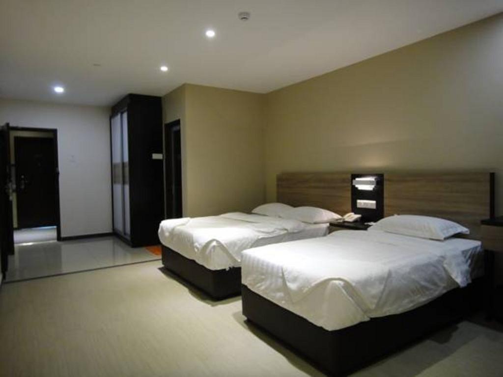 Galaxy Hotel Simpang Ampat  Rum bild