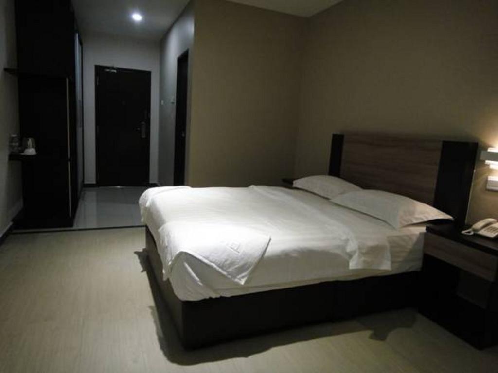 Galaxy Hotel Simpang Ampat  Exteriör bild